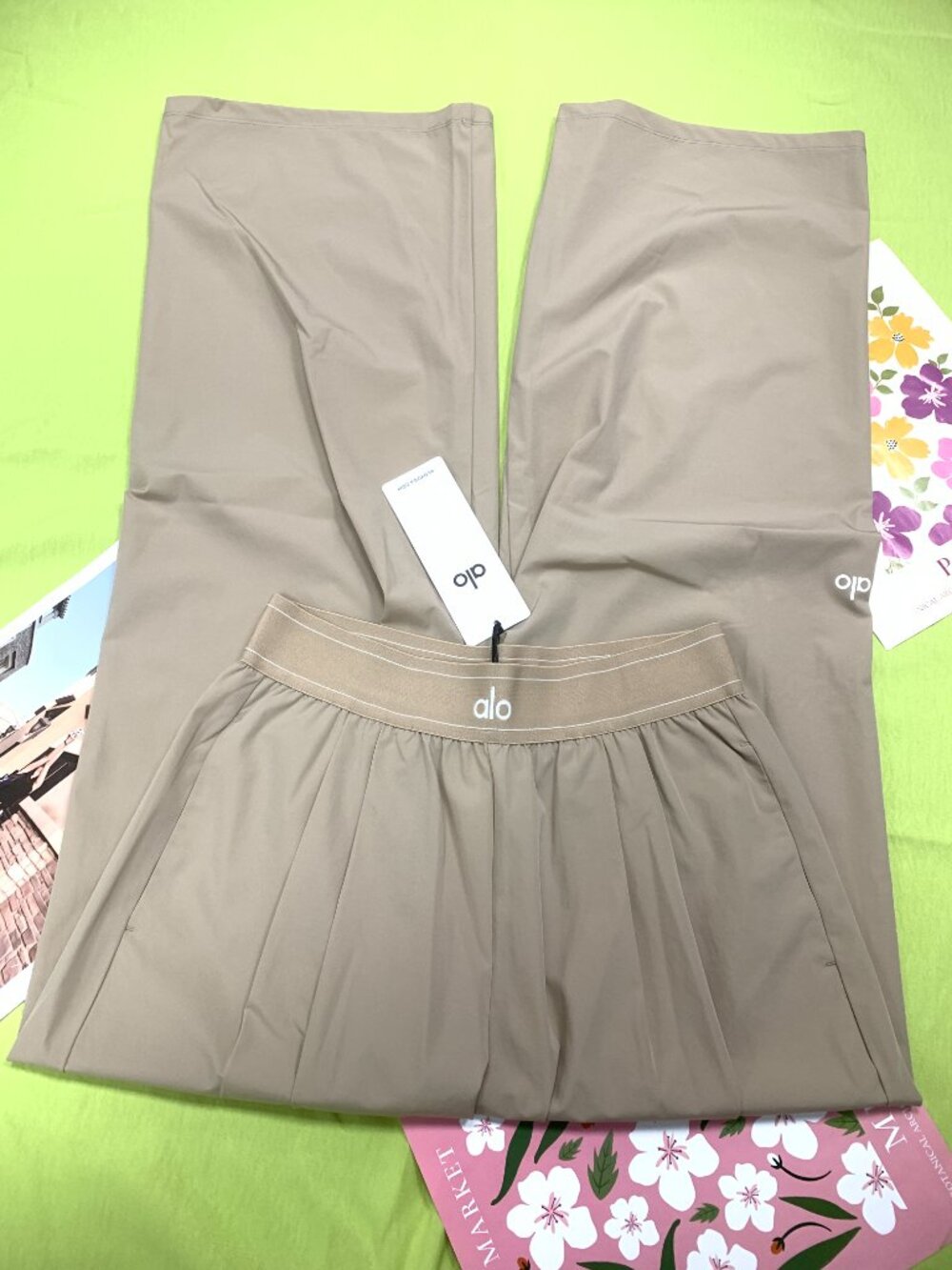 New ALO Yoga Gravel Suit Up Trouser🍂Loose Fit Regular 30" Inseam - Picture 2 of 14